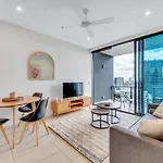 Modern Mountain View - South Apartment