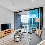 Modern Mountain View - South Apartment