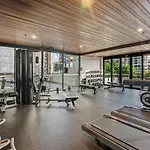 2Br Apartment In South Brisbane With Spectacular River View