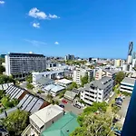 The Summit Apartments - Spacious 9Th Floor Apartment