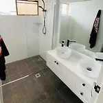 The Summit - Spacious 9th Floor Apartment Brisbane