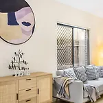 3bd Townhouse Close To Shops, Transport With Carpark Brisbane
