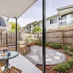 3bd Townhouse Close To Shops, Transport With Carpark Brisbane