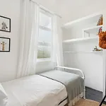 Classic Charm 3-Bed Family Home By Oxenham Park