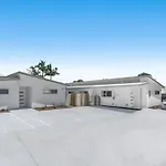 Modern Studio Apartment