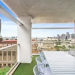 2-bed Pad With Pool & Gym Apartment Brisbane