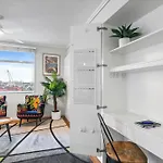 Apartment 2-bed Pad With Pool & Gym Brisbane