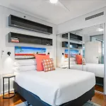 2-bed Pad With Pool & Gym Brisbane