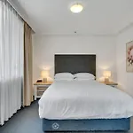 Cbd 1-Bed With Pool, Gym & City Views