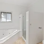 Artistic Queenslander With Park Views - 5 Bedroom - Sleep 10 Brisbane