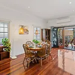 Holiday home Artistic Queenslander With Park Views - 5 Bedroom - Sleep 10 Brisbane