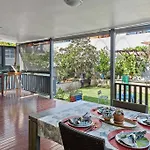 Holiday home Artistic Queenslander With Park Views - 5 Bedroom - Sleep 10 *