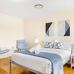 Spacious Central Located Family House At Sunnybank