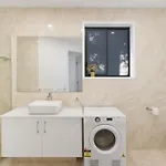 Modern 2 Bedrooms House Close To Qeii Hospital & Grifith Uni Apartment *