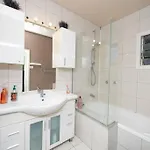 King Bedroom In Shared 3l Brisbane