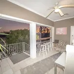 King Bedroom In Shared 3l Apartment Brisbane