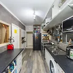 Detached Double Bedroom In Shared Apartment
