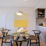 'urban Lushscape' Riverside Retreat In Newstead