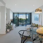 'urban Lushscape' Riverside Retreat In Newstead Brisbane