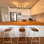 Spacious Apt With Pool & Parking