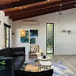 Charming In Sunnybank Close To Plaza With Pool Holiday home Brisbane