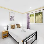 Malls At Doorstep 2-bed Unit In Heart Of Cannon Hill