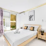 Walkable Convenience Dual Cannon Hill * Brisbane