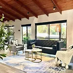 Holiday home Charming In Sunnybank Close To Plaza With Pool Brisbane