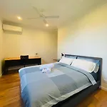 Apartment Modern 2 Bedrooms House Close To Qeii Hospital & Grifith Uni
