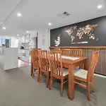 Entire 2 Bedroom Penthouse With Carpark