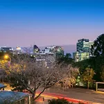 Entire 2 Bedroom Penthouse With Carpark