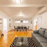 Peaceful 3Beds Affordable Home Near Bne Airport