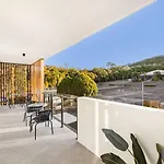 Apartment Stunning Mount View Modern Mtgravatt Cbd