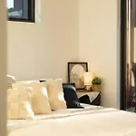 Stunning Mount View Modern Mtgravatt Cbd *