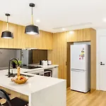 Stunning Mount View Modern Mtgravatt Cbd Apartment *