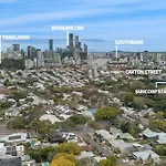 Bright Inner-City 1-Bed, 10 Minutes From Cbd