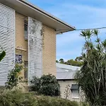 Bright Inner-City 1-Bed, 10 Minutes From Cbd