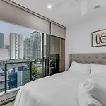 Resort Living 2Br With Pool Spa Gym & Parking