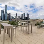 Spacious 2 Bedroom Apartment In Central Brisbane