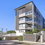 Contemporary Apt, Premium Local, Wifi, Wine, Cafes By Custom Bnb Hosting