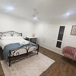 Luxury 3 Bedroom House Near Emp