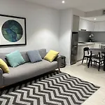 Apartment Modern Meets The Gabba *