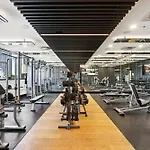 City High-Rise 1-Bed With Pool, Gym And Parking