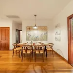 House Of Fairy Wren -Charming Queenslander Cottage Mins Drive To Brisbane Cbd And Gabba Stadium!