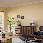 Bauhaus Design 5 Bedrooms Home At Carindale