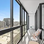 Breathtaking Fortitude Valley Apartment