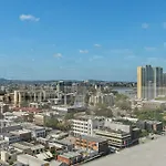 Breathtaking Fortitude Valley Apartment *