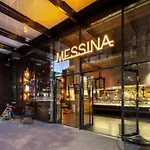 Elegant Urban Hideaway - Private Luxury Residential Apartment, Walk To South Bank & Free Carpark