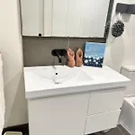 Breathtaking Fortitude Valley Apartment