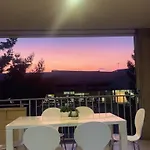 Modern 2-Bedroom Apartment- Heart Of Brisbane